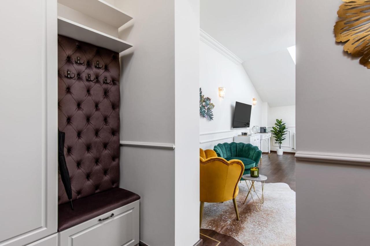 Holt Old Town Luxury Suites Boekarest Buitenkant foto